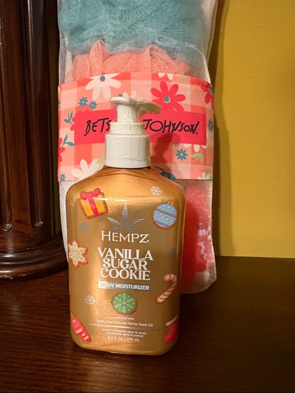 👙🆕👙Betsey Johnson Bath Sponge Set Multicolored & Hempz Sugar Cookie Moisturizer